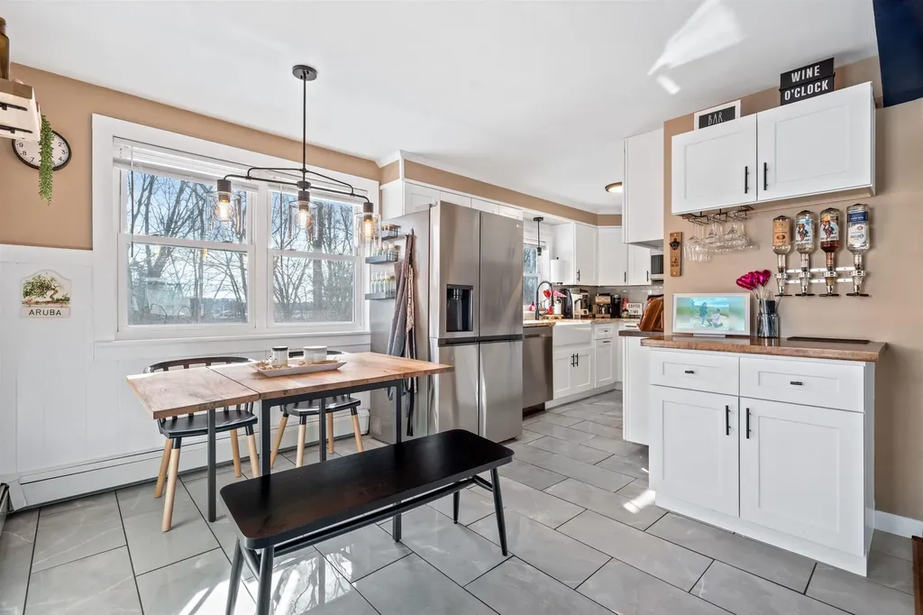 39 Kings Court Manchester NH 03103