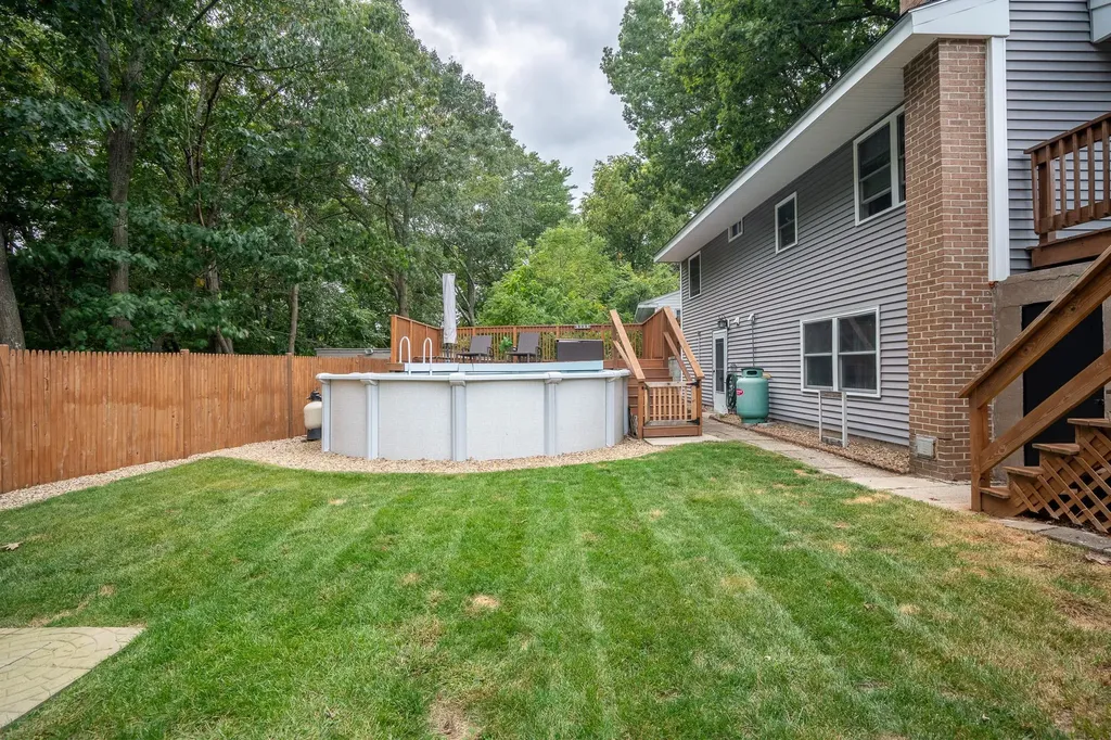 39 Kings Court Manchester NH 03103