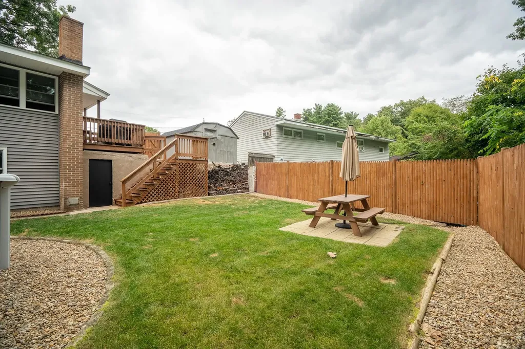 39 Kings Court Manchester NH 03103