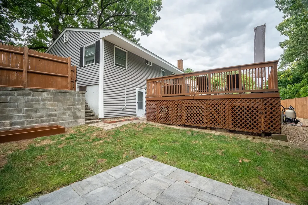 39 Kings Court Manchester NH 03103