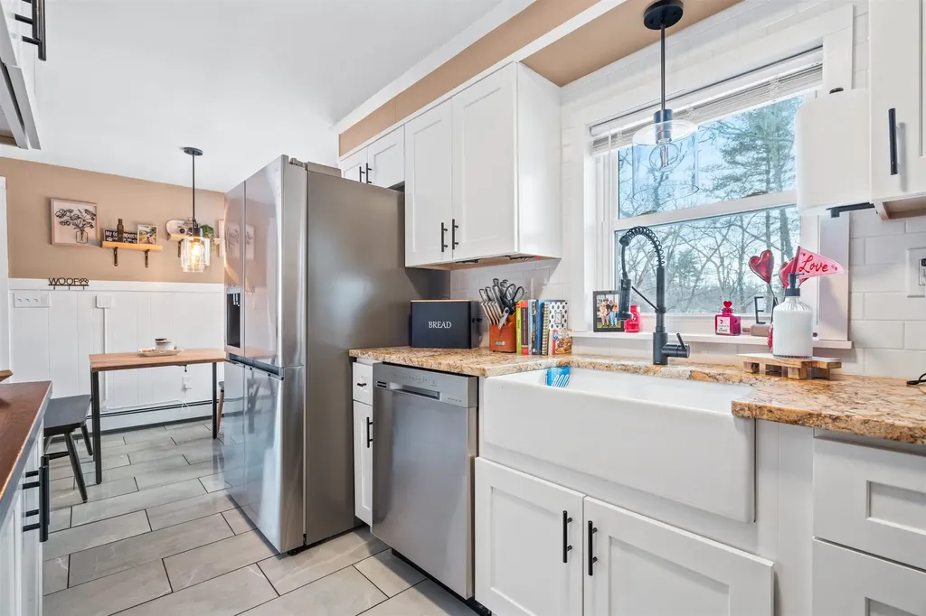 39 Kings Court Manchester NH 03103