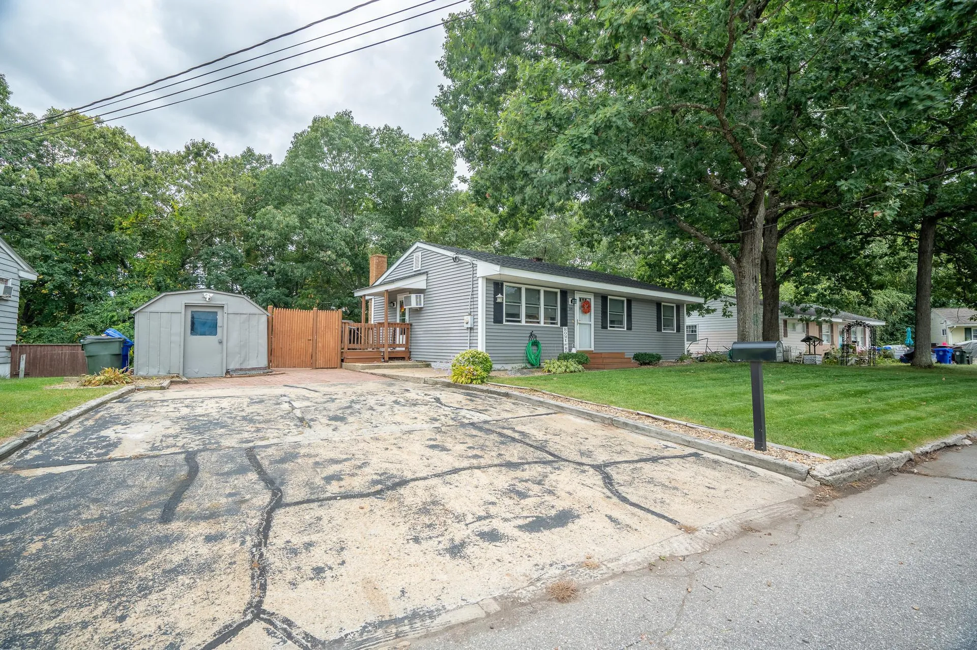 39 Kings Court Manchester NH 03103