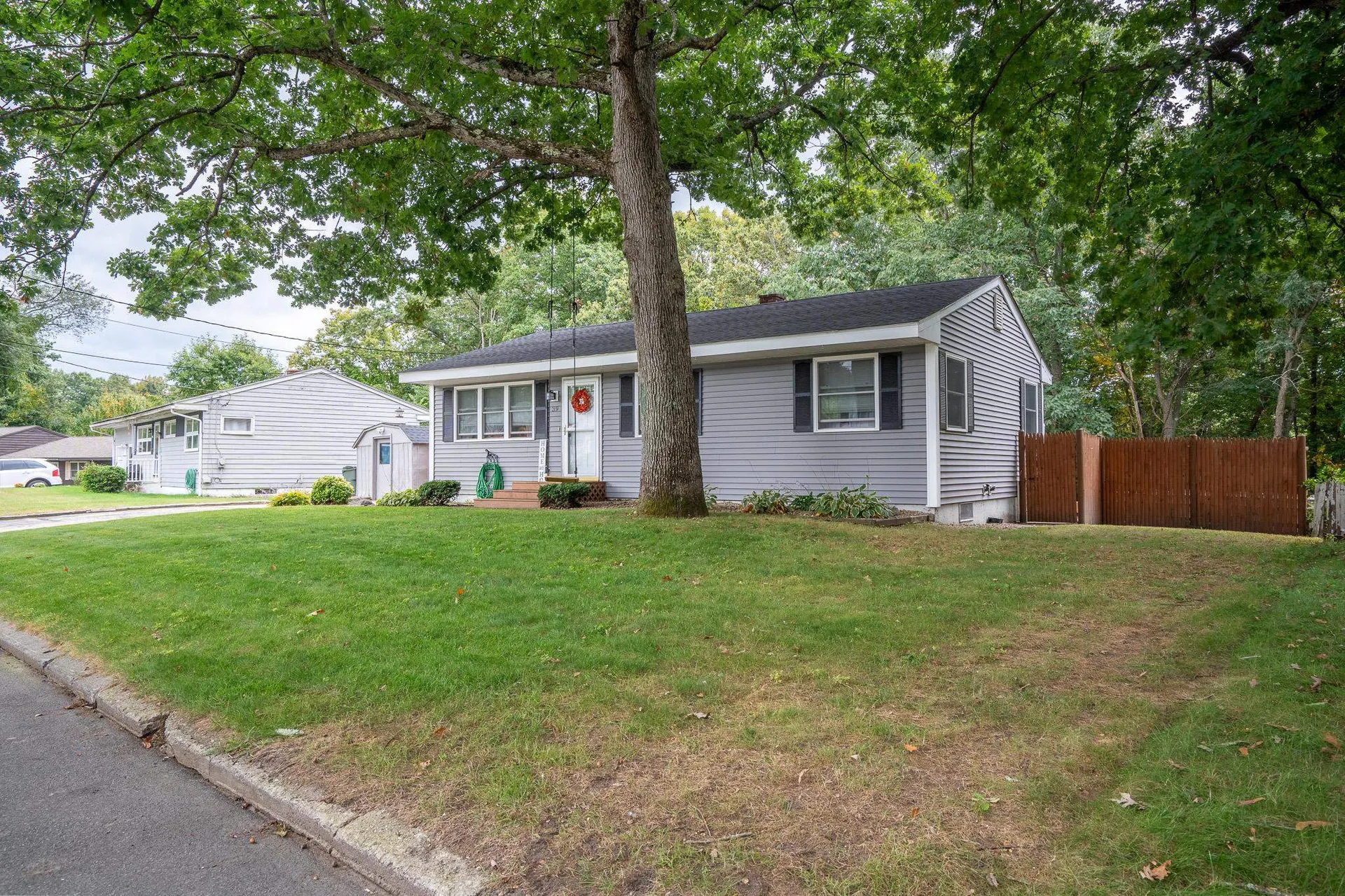 39 Kings Court Manchester NH 03103