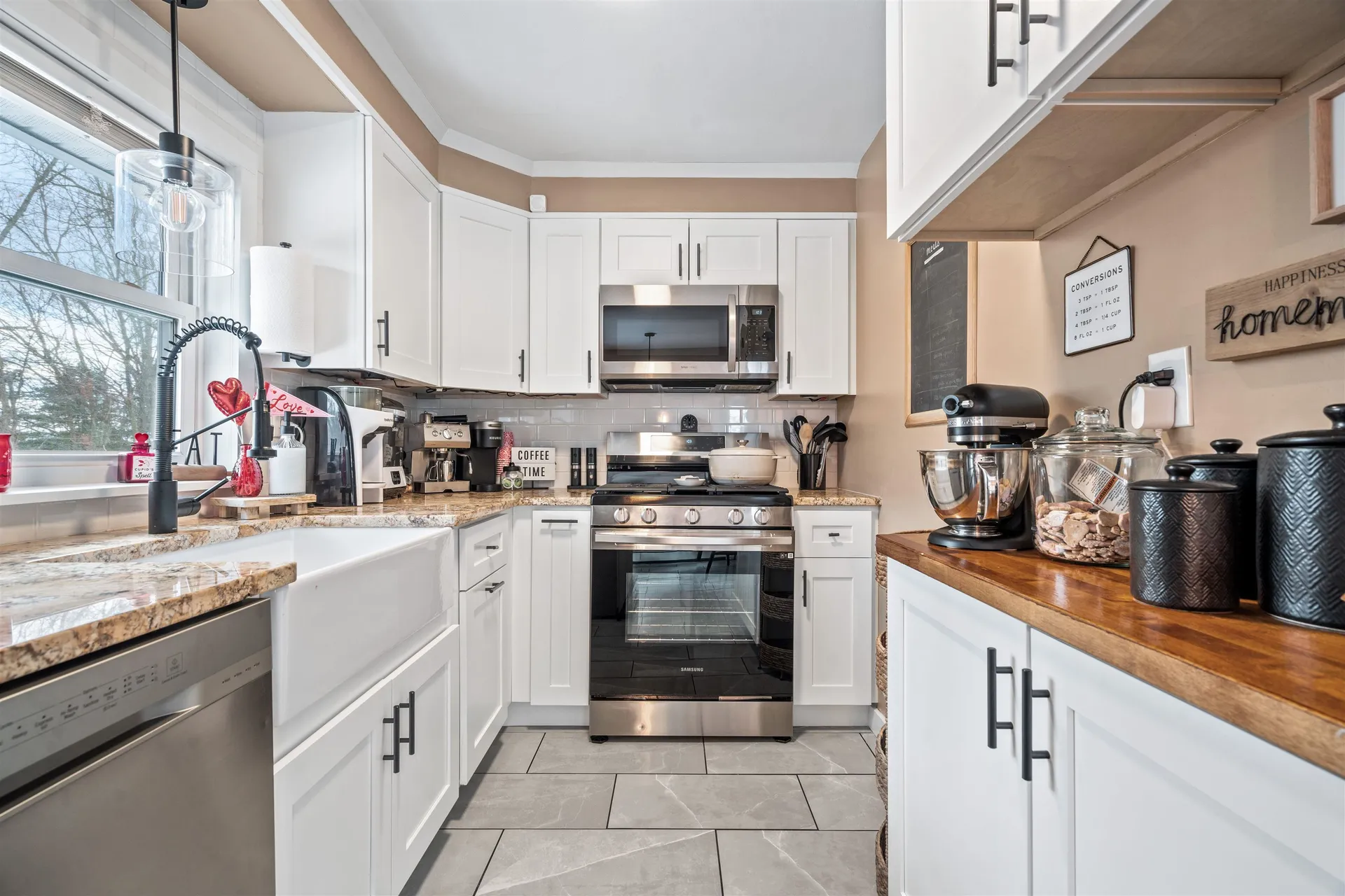 39 Kings Court Manchester NH 03103