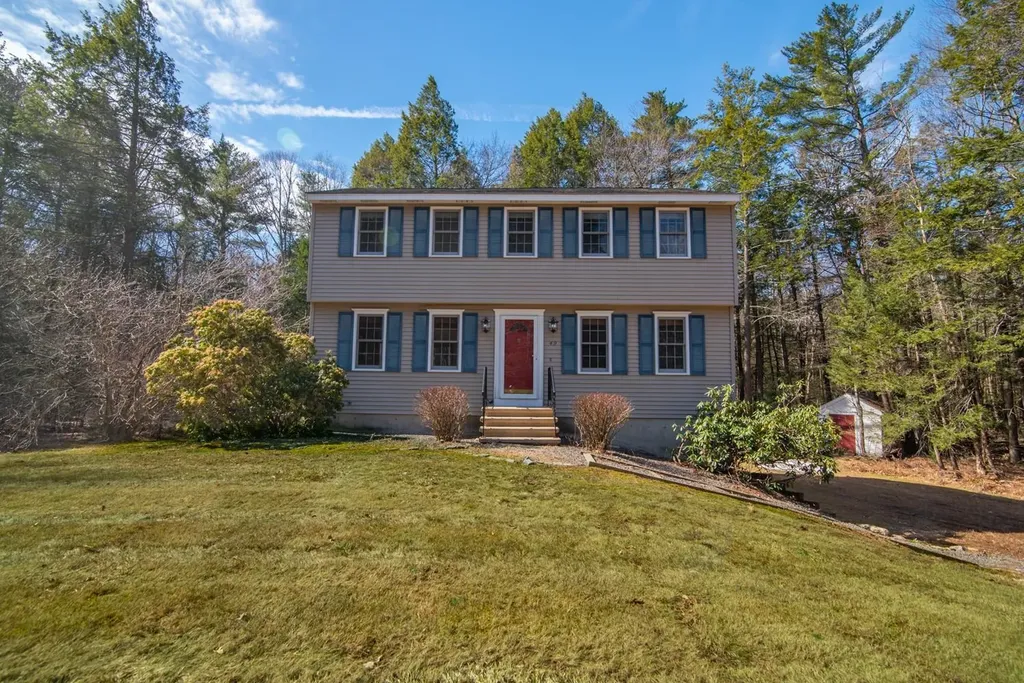 49 Kristin Drive Derry NH 03038
