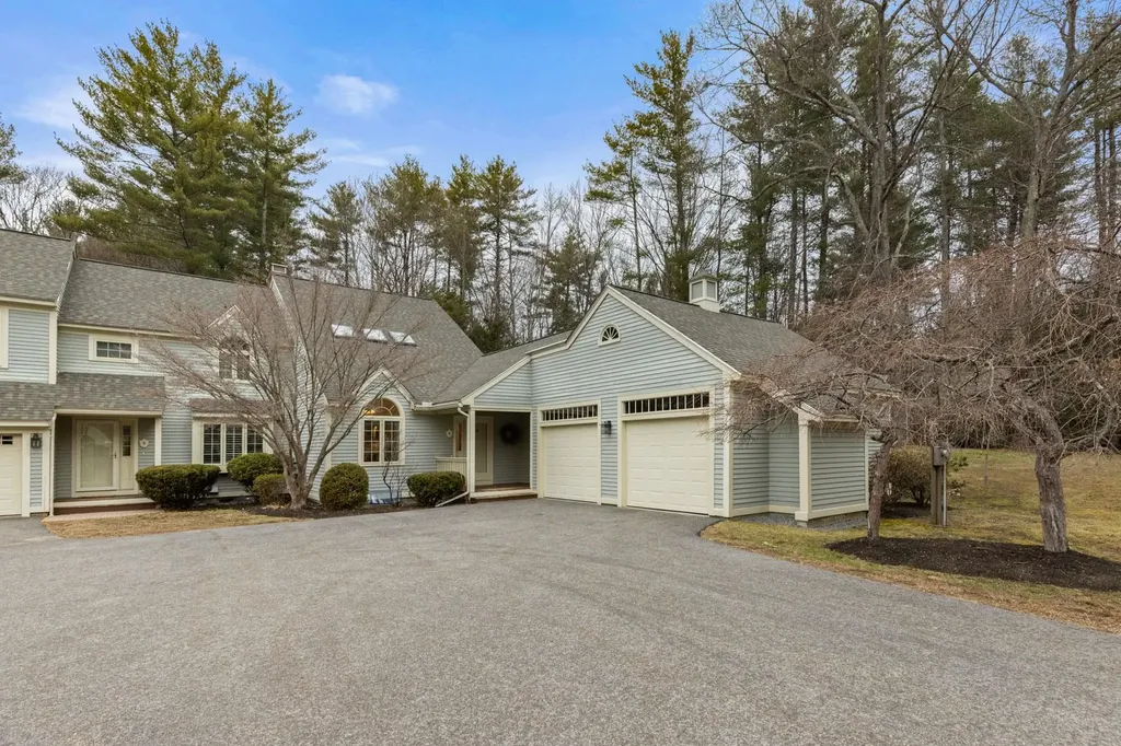 4 Peninsula Drive Stratham NH 03885