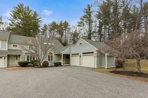 4 Peninsula Drive Stratham NH 03885