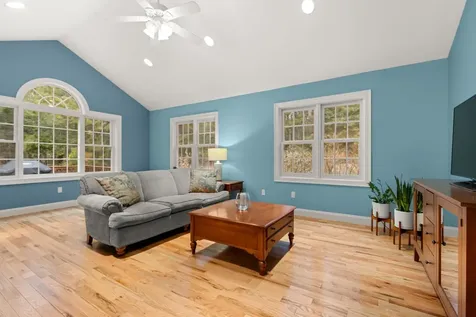 4 Peninsula Drive Stratham NH 03885