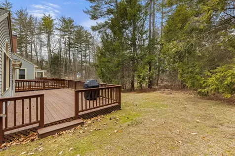 4 Peninsula Drive Stratham NH 03885