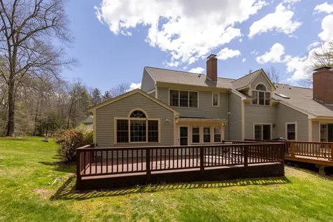 4 Peninsula Drive Stratham NH 03885