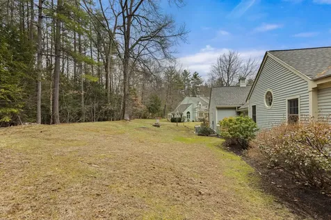 4 Peninsula Drive Stratham NH 03885