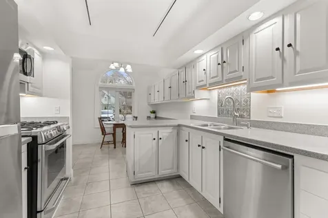 4 Peninsula Drive Stratham NH 03885