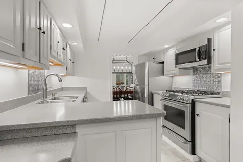 4 Peninsula Drive Stratham NH 03885