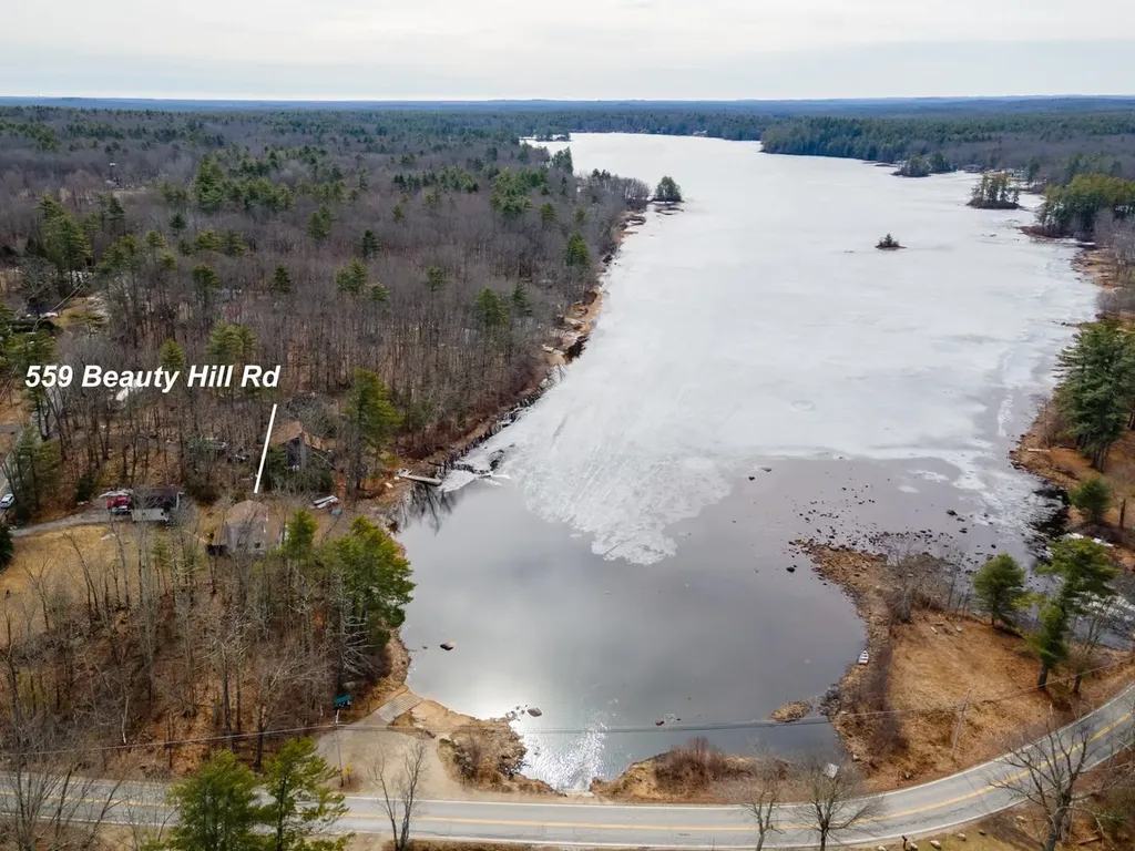 559 Beauty Hill Road Barrington NH 03825
