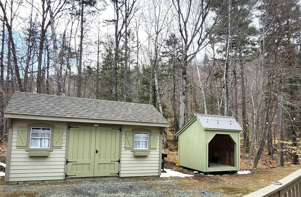 22 Court Street Campton NH 03223