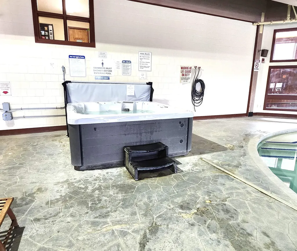 22 Court Street Campton NH 03223