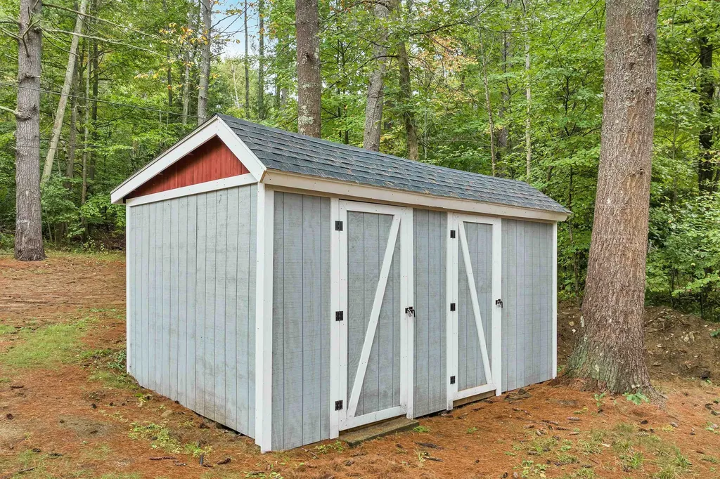 21 Sawicki Lane Belmont NH 03220