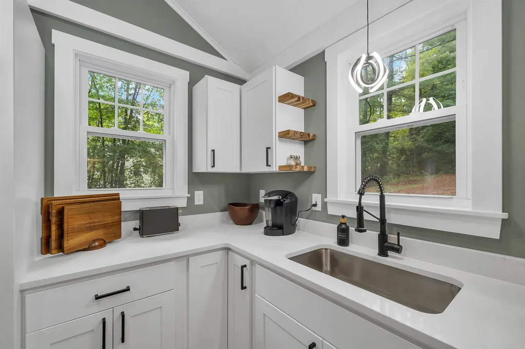 21 Sawicki Lane Belmont NH 03220