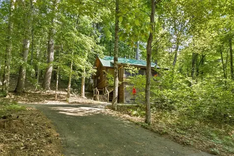 132 Nary Shores Road Wolfeboro NH 03894