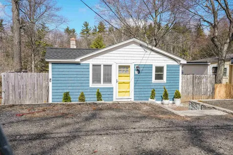 83 Riverside Drive Fremont NH 03044
