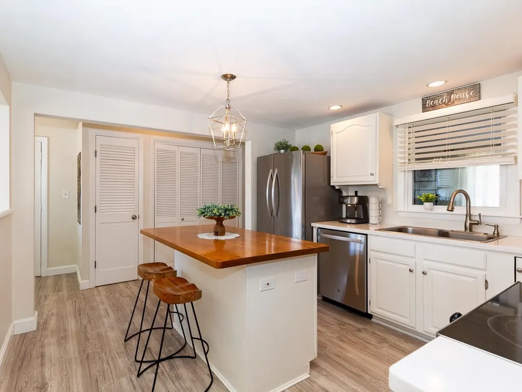 9 Fairfield Drive Hampton NH 03842