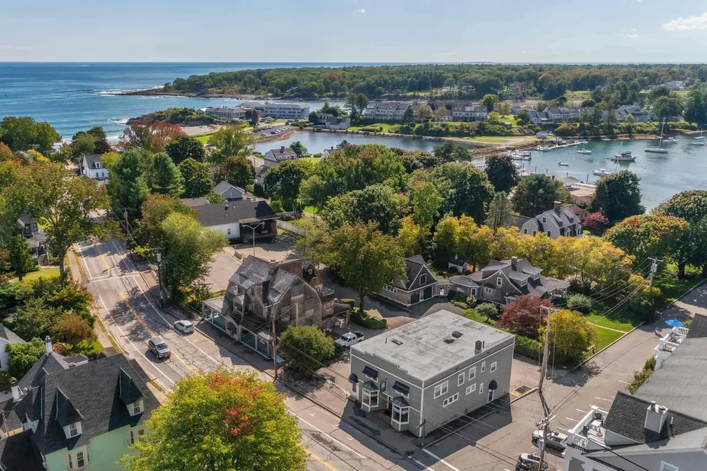 435 York Street York ME 03909