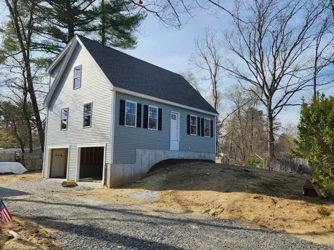 8 Phyllis Avenue Raymond NH 03077