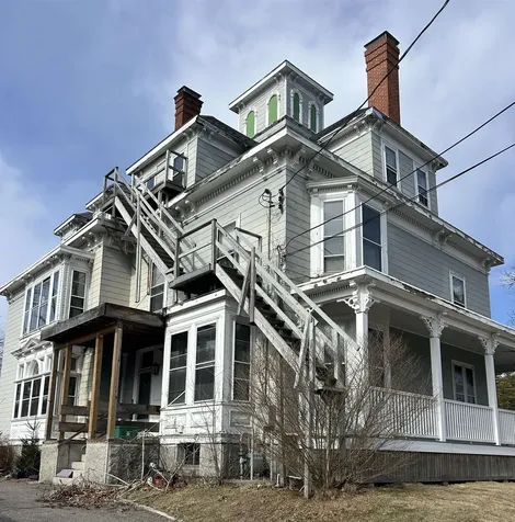 10 Merrimac Street Portsmouth NH 03801