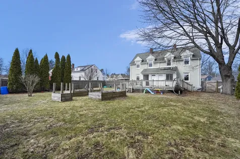 24 Grand Avenue Nashua NH 03060