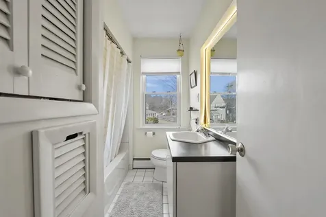 24 Grand Avenue Nashua NH 03060