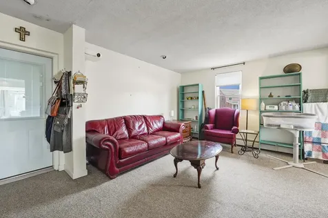 24 Grand Avenue Nashua NH 03060