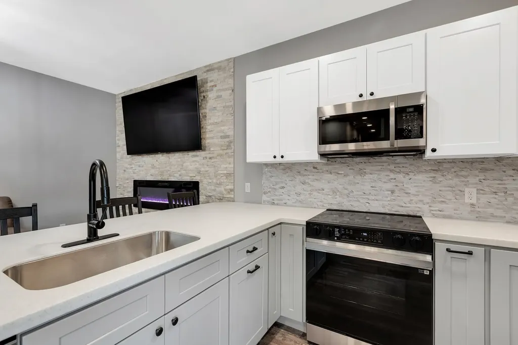 85 Main Street Ludlow VT 05149