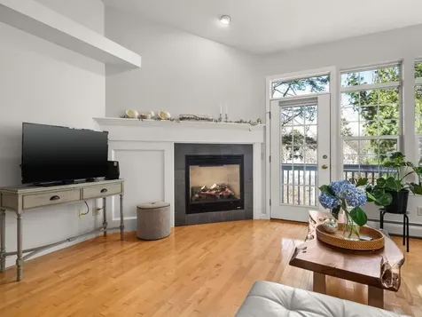 51 Stonington Circle South Burlington VT 05403