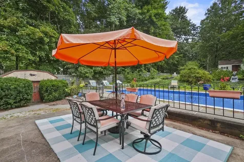 72 Millville Circle Salem NH 03079