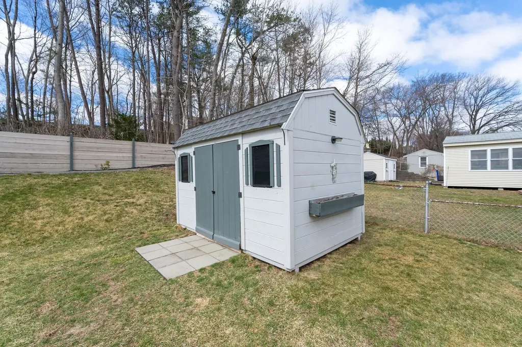28 Agnes Street Manchester NH 03102