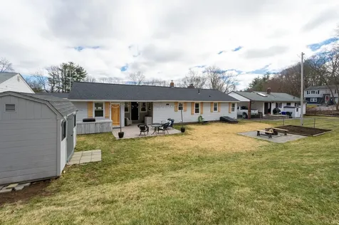 28 Agnes Street Manchester NH 03102