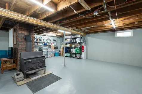 28 Agnes Street Manchester NH 03102