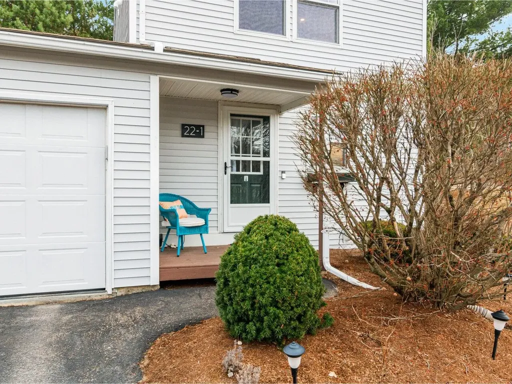 22 Robert Frost Circle Colchester VT 05446