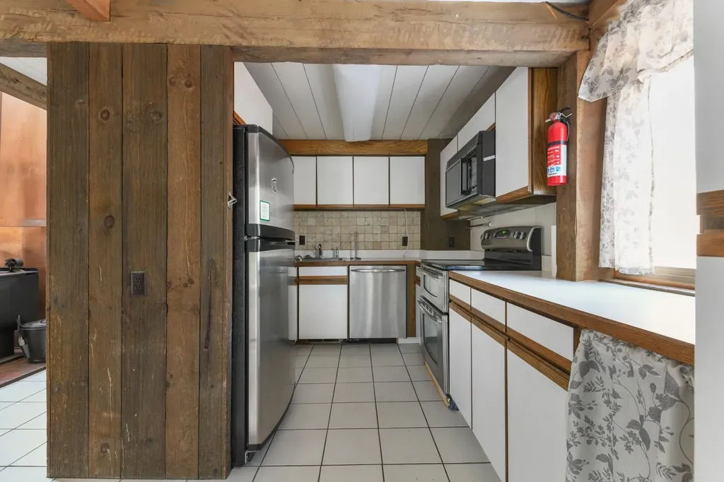 112 Greensward Drive Grantham NH 03753