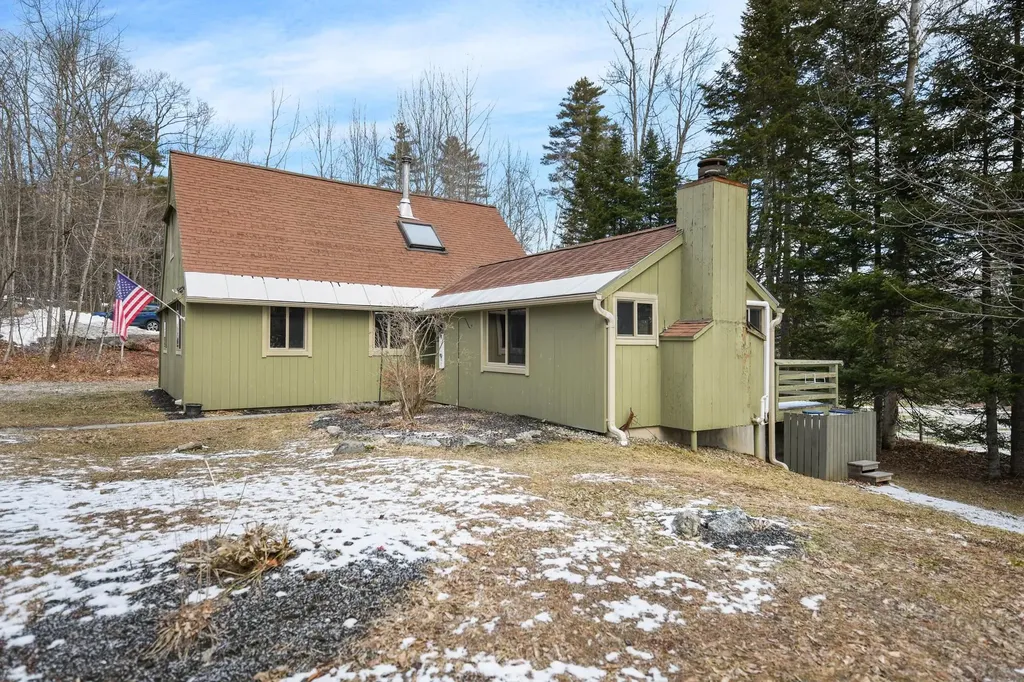 112 Greensward Drive Grantham NH 03753