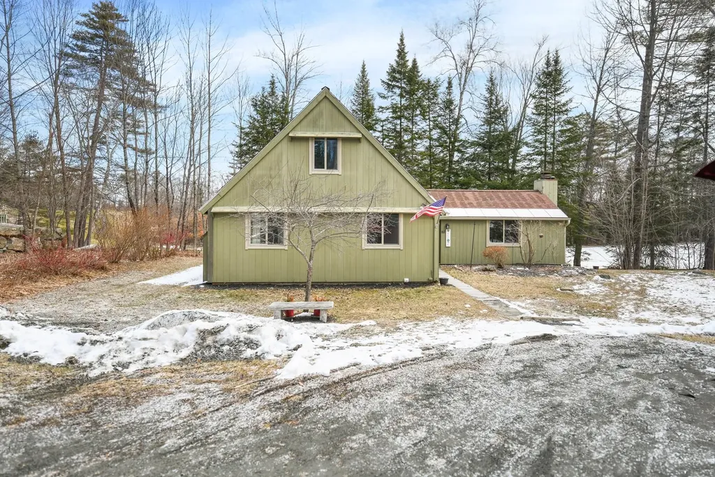 112 Greensward Drive Grantham NH 03753