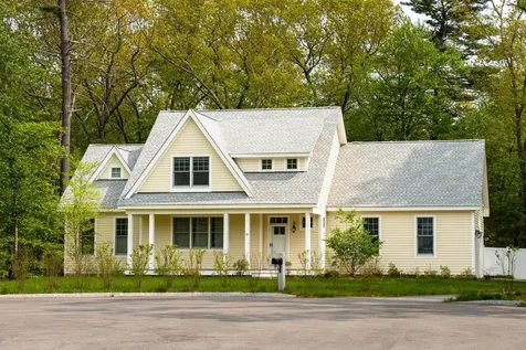 10 Mccarron Drive Hampton NH 03842