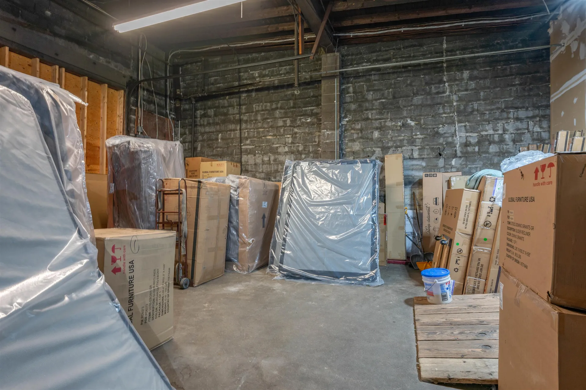 51 1/2 Kinsley Street Nashua NH 03062