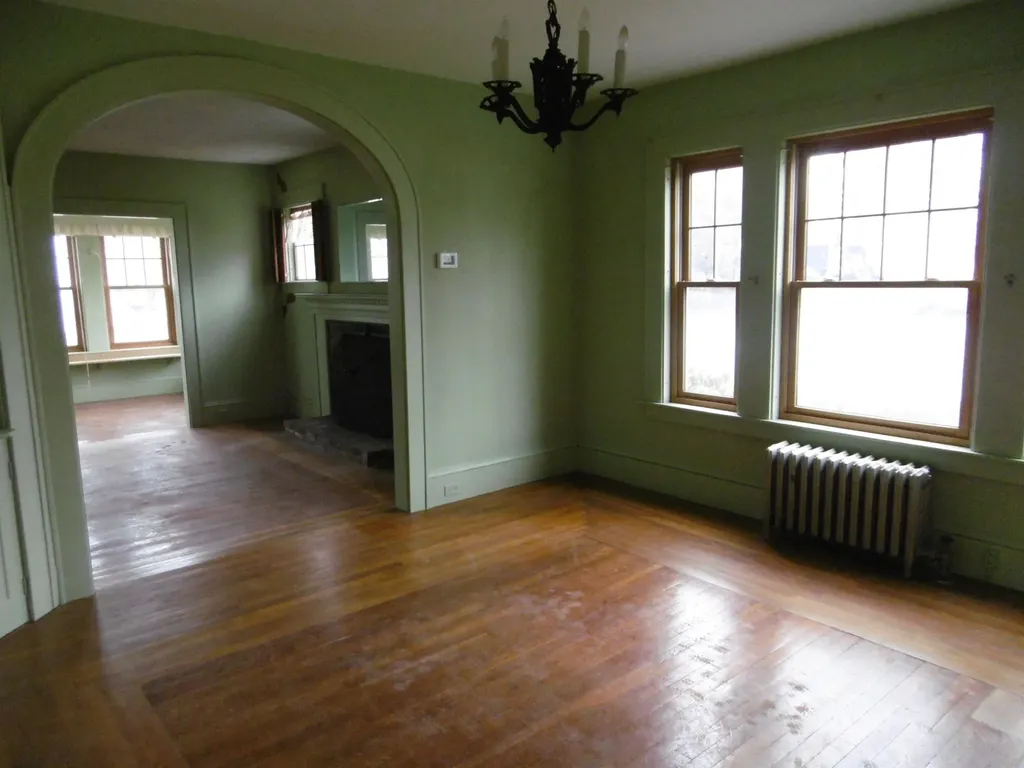8 Harrington Avenue Manchester NH 03103