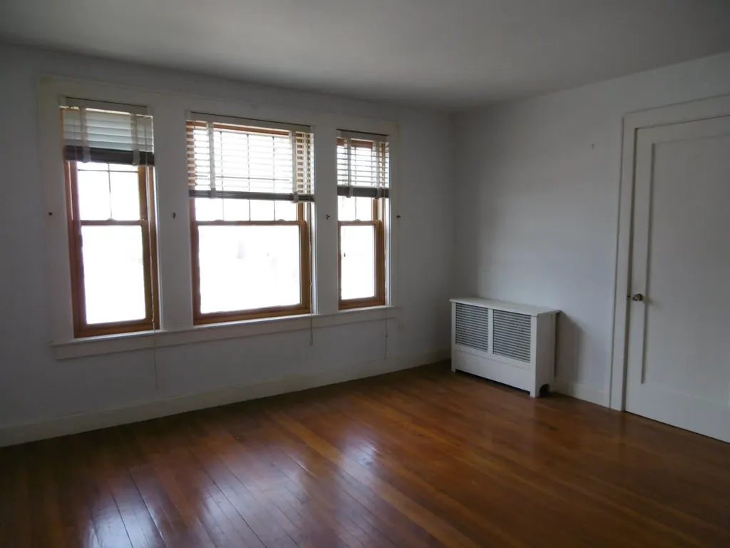 8 Harrington Avenue Manchester NH 03103