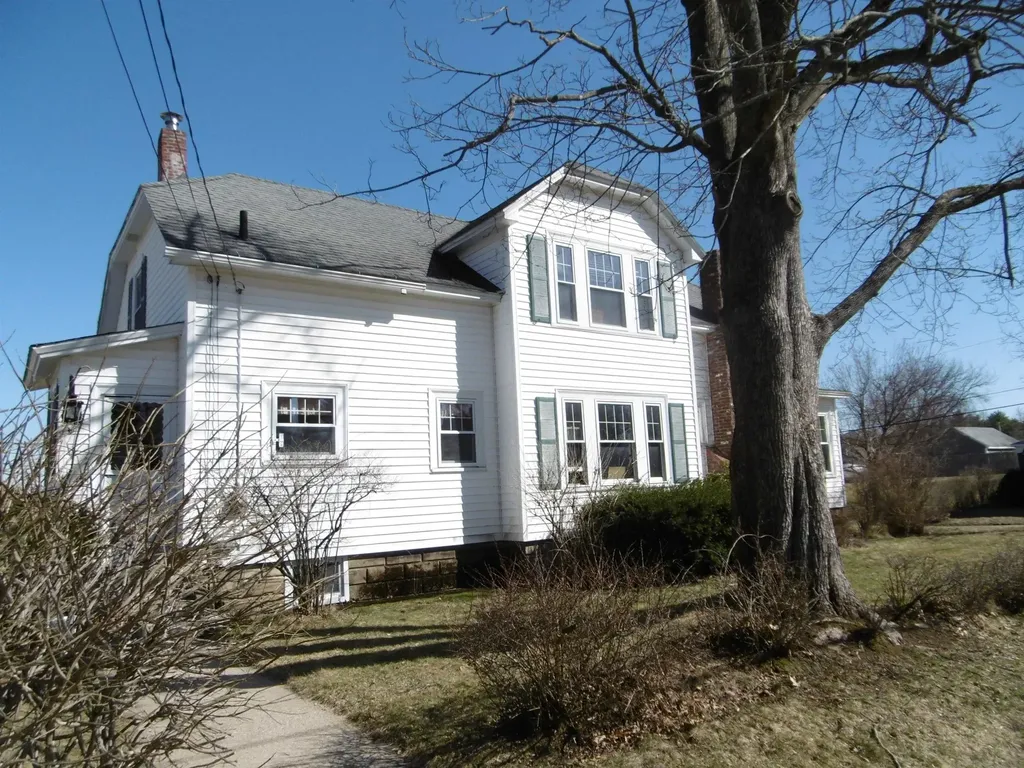 8 Harrington Avenue Manchester NH 03103