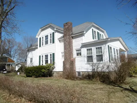 8 Harrington Avenue Manchester NH 03103