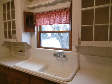8 Harrington Avenue Manchester NH 03103