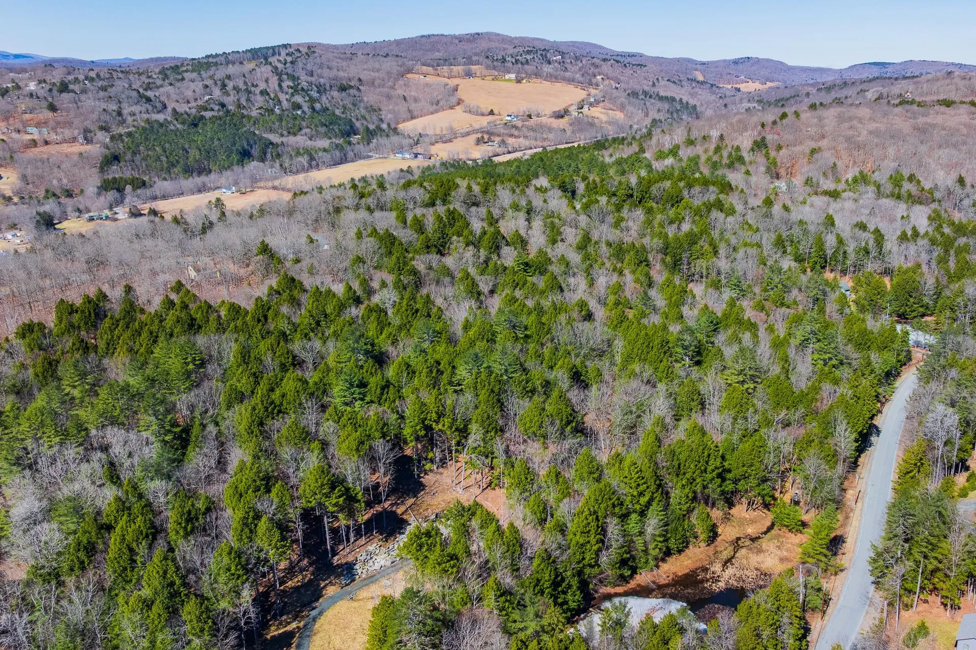 5209 5211 Willard Road Hartford VT 05059