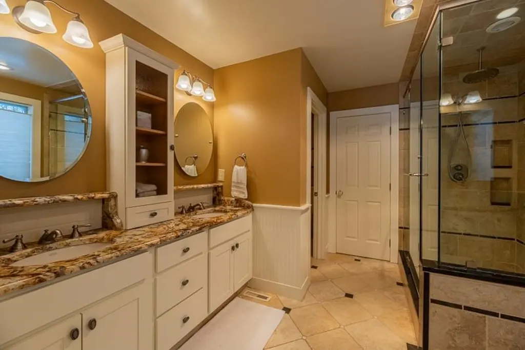 255 Mending Walls Road Manchester VT 05255